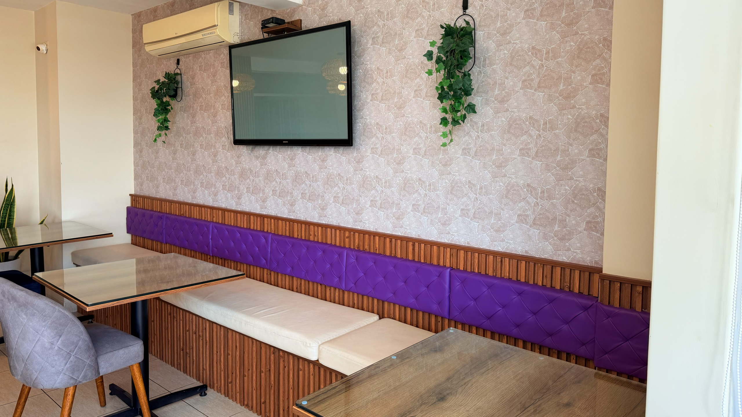 Zona de desayunos del Cacique Hotel en Castilla, Piura